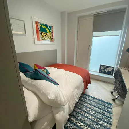 Cork Street Self Catering 公寓式酒店 *