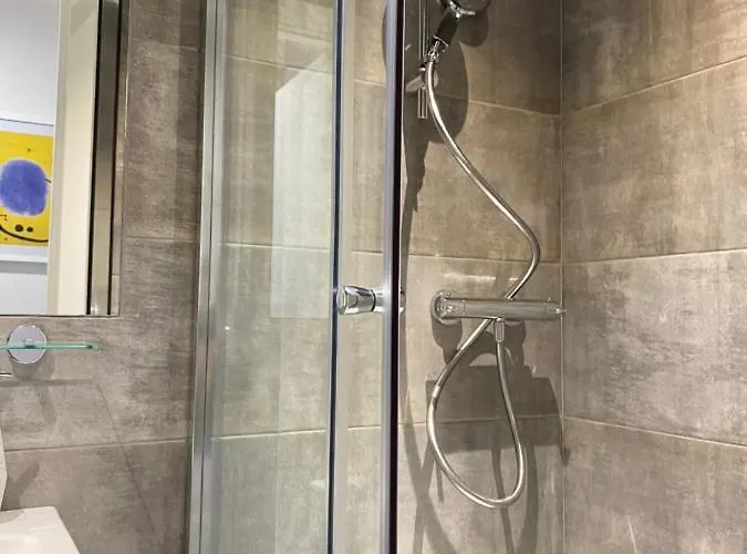 Apartahotel Cork Street Self Catering *